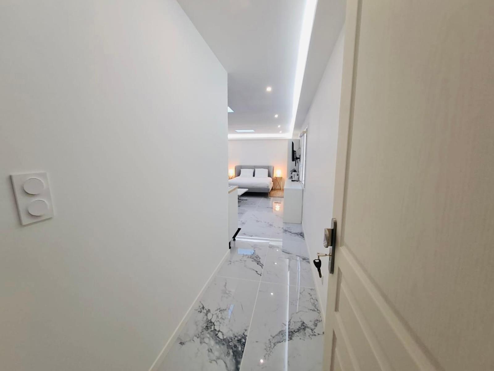 Studio Spacieux Metro 14 Paris オルリー エクステリア 写真