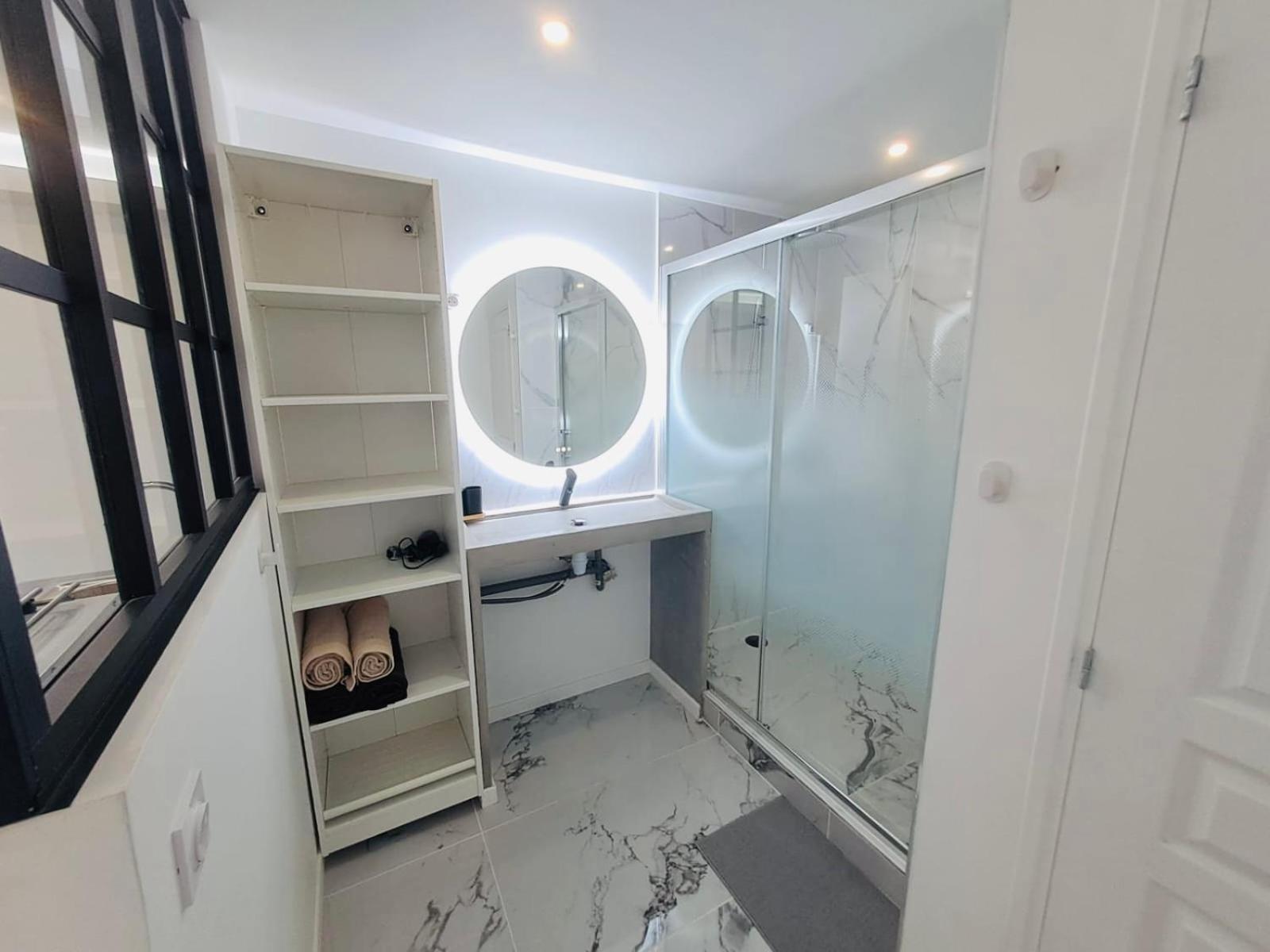 Studio Spacieux Metro 14 Paris オルリー エクステリア 写真